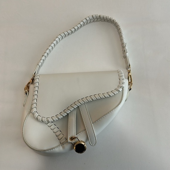 NWOT Valentina Rose Saddle Bag in White OS - Picture 6 of 11